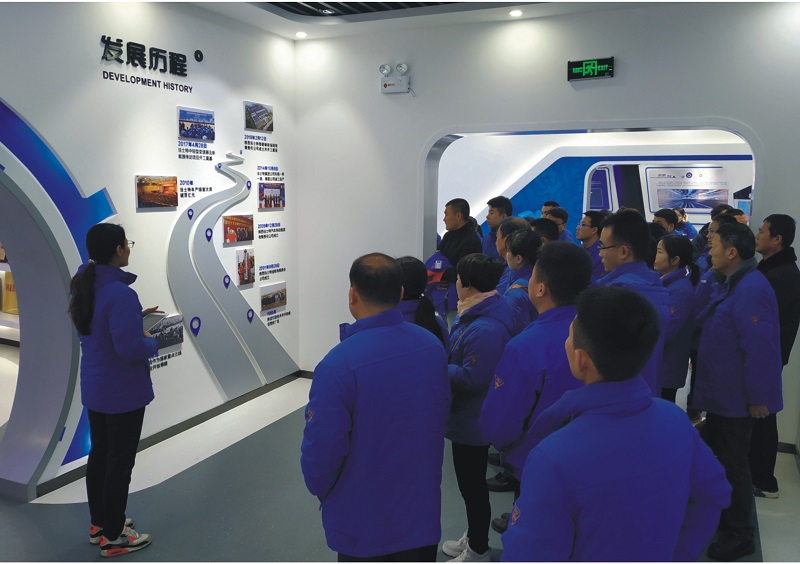 重温历史 钱华娣 摄.jpg